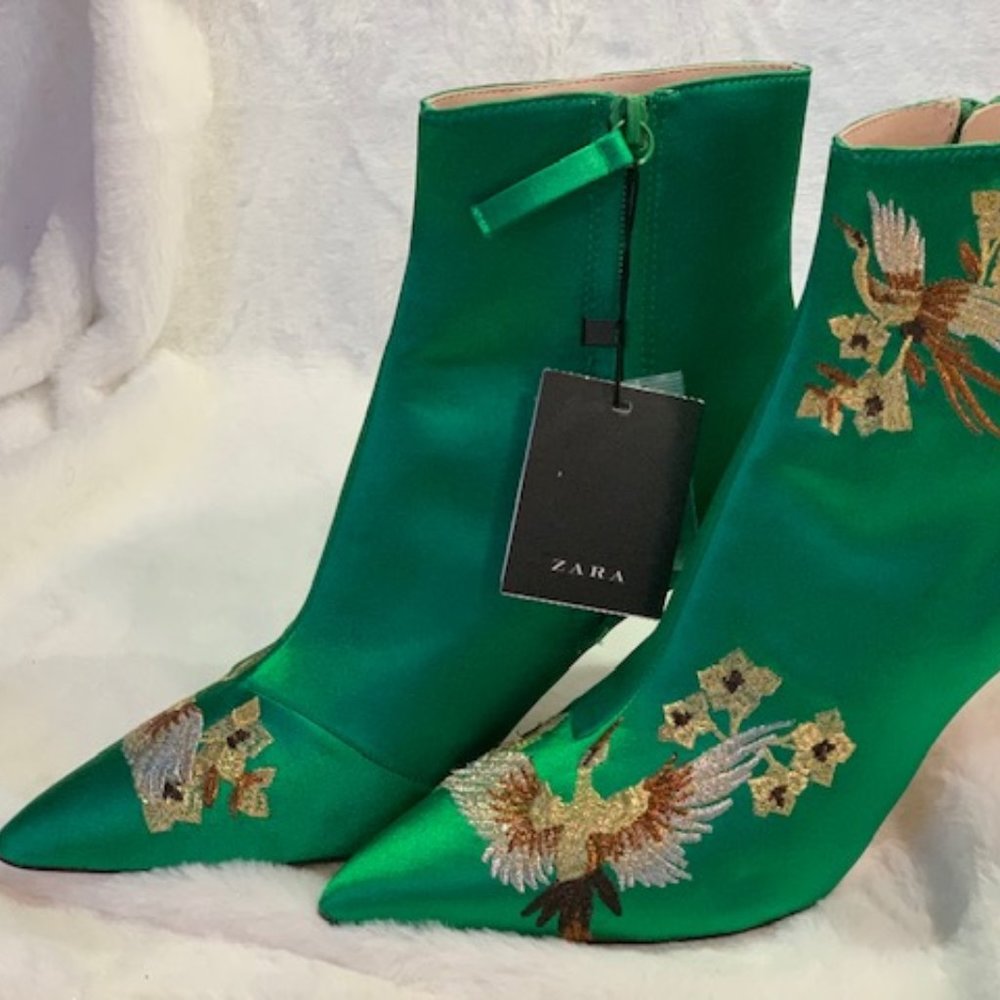 ZARA GREEN HEELED BOOTS